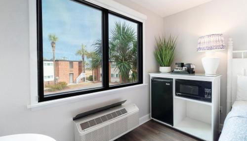 Beach Vibes with Great Amenities on the 2nd Floor - Foto 2