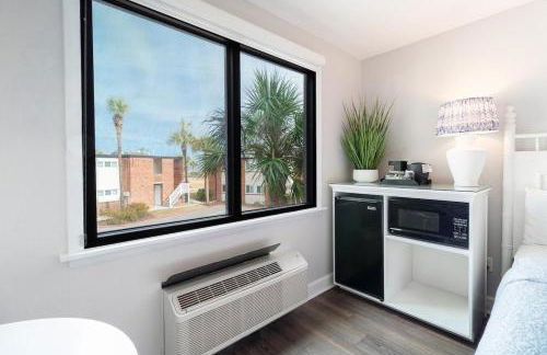 Beach Vibes with Great Amenities on the 2nd Floor - Foto 2