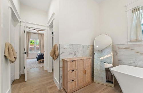 Peacock Palace Brand New Heated and Chilled Pool Golf Gym - Foto 70