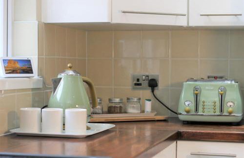 Stylish Loft Apartment by Property Promise - Foto 30