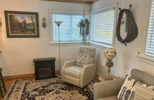 BoDekes N Tacoma Landing with HOT TUB near University - Foto 18