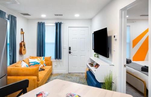 East Austin Bungalow w BBQ Firepit Fun Yard - Foto 6