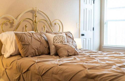 Bright & spacious 3 bedroom home Amazing location - Foto 36