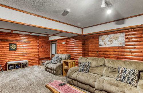 Luxury Lakeside Mountain Escape with Wraparound Deck Near Terra Alta, West Virginia - Foto 10