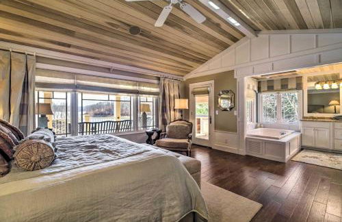 Waterfront Retreat with Dock, Pool and Jet Skis - Foto 8