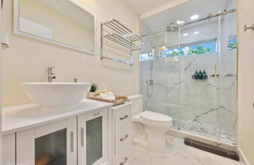 Coastal Paradise Retreat - Mini Golf, 4 Bedrooms, Game Room, Htd Pool, BBQ Fire Pit - Foto 15