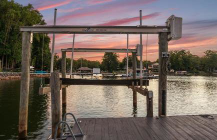 Dock Hot Tub Kayaks on Lake Norman Lakeside Gem by AvantStay - Foto 35