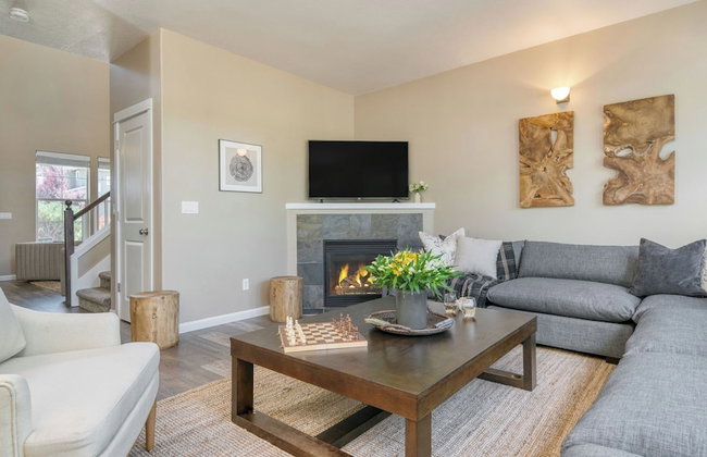 Canal Trail Base Camp by Avantstay Hot Tub + Deck + Walk to Pickleball + 10 Min to Bend Family Friendly - Foto 103