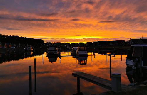 Kapitänshaus Zerpenschleuse Holiday Chalet - Photo 4