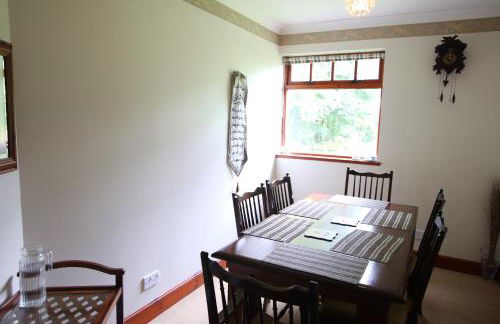 Serene Countryside Home with Manicured Gardens - Foto 41