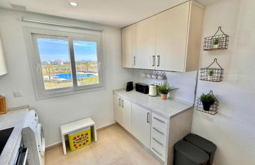 Stunning apartment with a beautiful pool/lake view - Foto 18