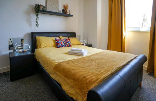 Stylish 2-Bed Apartment, Free Parking, Walk to Hospital & Uni - Foto 26