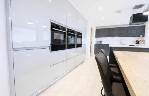 Black Barn Skye - Contemporary 3 bed / 4 bath home - Photo 20