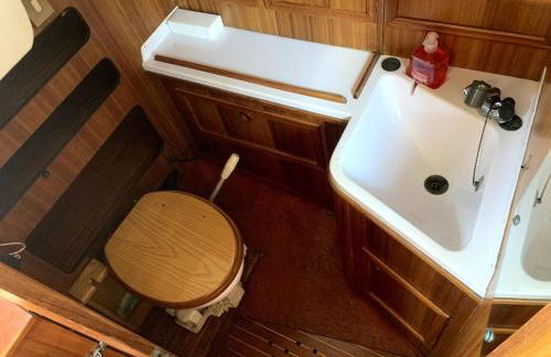 Notte in barca tra gioia e relax cullati dal mare - Foto 7