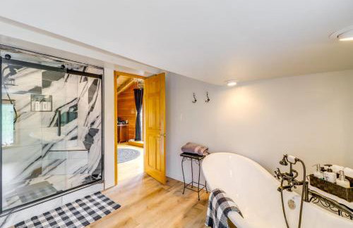 3,000 Sq Ft and Game Room Ozarks Serenity Cabin! - Foto 21