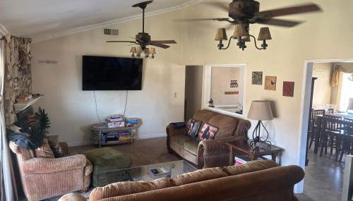 Peaceful & Cozy 3 bedroom Ranch-Home w/Fireplace - Foto 4