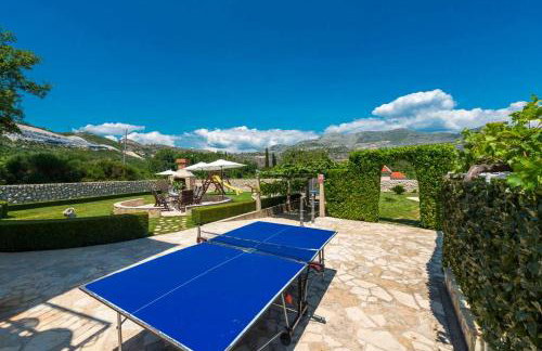 Vila Vergatum-privacy,gym,billiards,table tennis - Foto 18