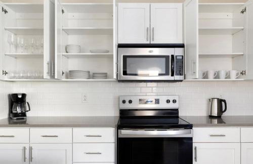 Blueground Emeryville pool nr Bay Street Park SFO-1989 - Foto 9