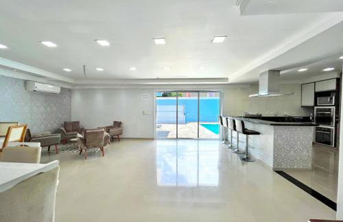 Casa Espaçosa com 5 Quartos Piscina Privativa 300m da Praia Ar condicionado em todos cômodos - Foto 35