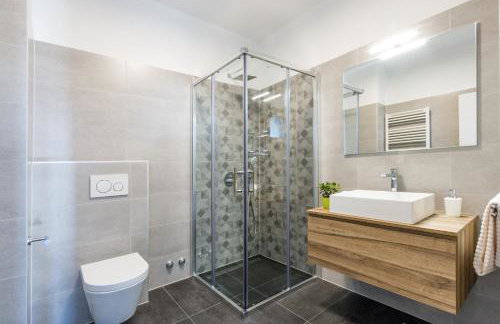 Modern 3-bedroom villa with a private pool - Photo 15