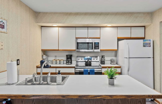 Harmony Ridge by Avantstay Fireplace, Large Deck & Forest Views - Foto 14