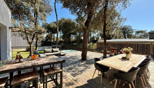 Villa des Dunes Beach 600m Private Jacuzzi Pine Forest Nature Sleeps 8 - Foto 3, Garden, Garden view