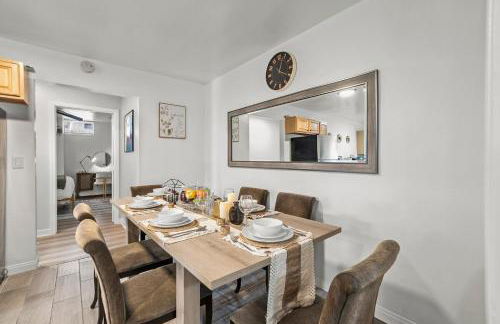 Entire Private Home with 4 Bedrooms 3 Bathrooms, King Bed, Big Yard, Prime Area, Ranch Style, Available Now - Photo 27