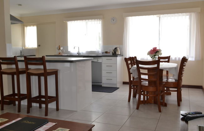 Dolphin Lodge - Photo 13