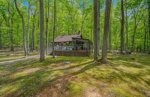River Walk Cottage - Hot Tub - Pet Friendly - Swing - Screen Porch - River Access - Fire Pit - Wifi - Grill - Deck - King Bed - Foto 79