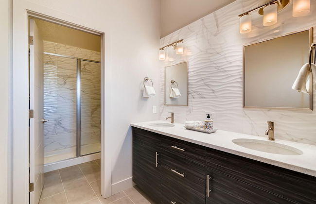 Fancy Townhome Near Old Town, Breweries and River! - Foto 29