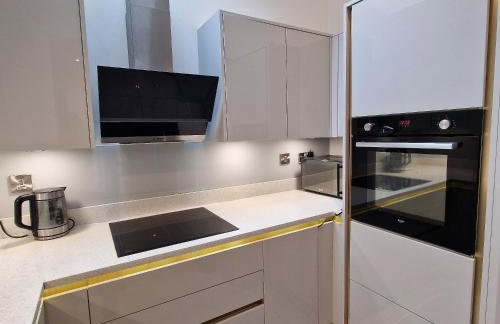 Delightful & Spacious Guest House in Farnworth Near Bolton Hospital - Foto 8