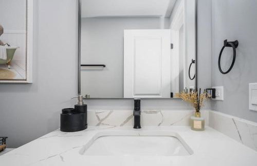 Harbor Clubhouse 3Bed 3.5Bath Modern Waterfront with Fireplace - Foto 18