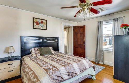 Walk to DW Field Park! Spacious Home with Deck - Foto 23