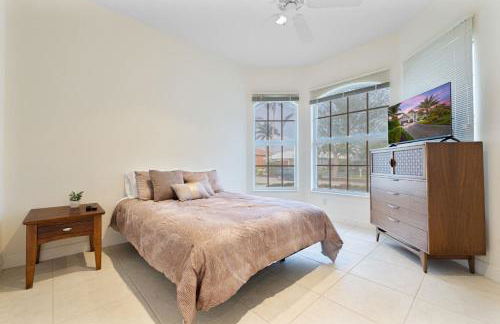 Waterfront Bliss Retreat Sailboat Access and Heated Pool - Foto 8