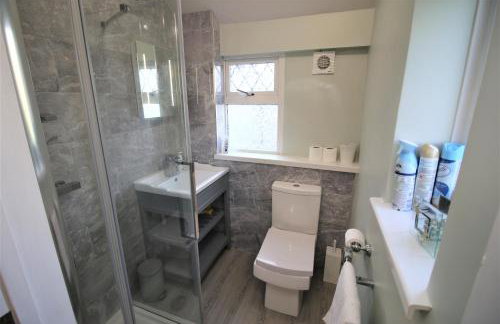 Stylish Loft Apartment by Property Promise - Foto 40