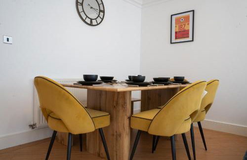 Emirates House, Luxe 5 Bed, with King sized Beds, next to Aiport & NEC, JLR 5 mins - Foto 19