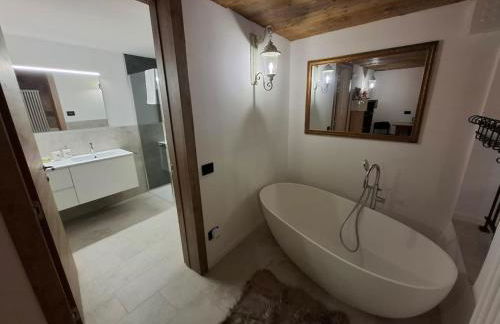 La SUITE delle Scuderie, con Vasca Freestanding, PetFiendly con Area Cani - Foto 29