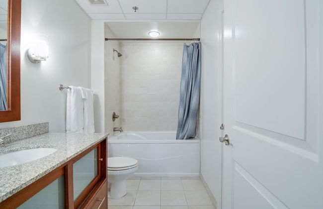 Bluebird Suites near AutoZone Park - Foto 33