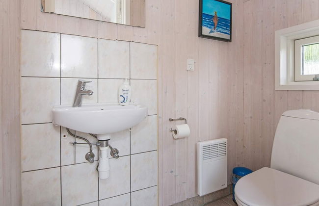 6 Person Holiday Home in Bjert - Foto 13