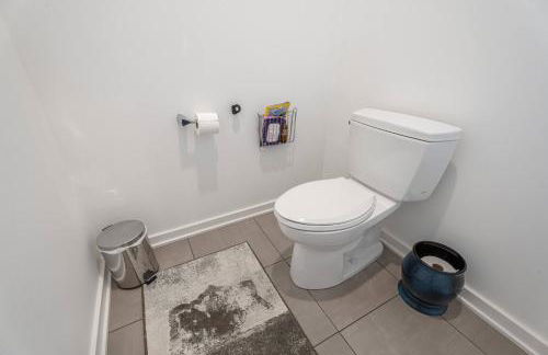 3 bed 3 bath Modern Luxury Home with Hot Tub and Rooftop Patio - Foto 66