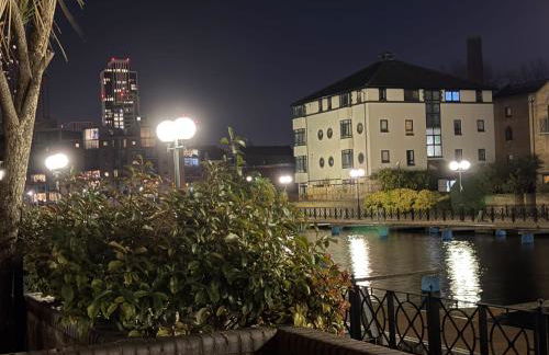 Stylish 1-Bed Riverside Views Near DLR Canary Wharf - Foto 14