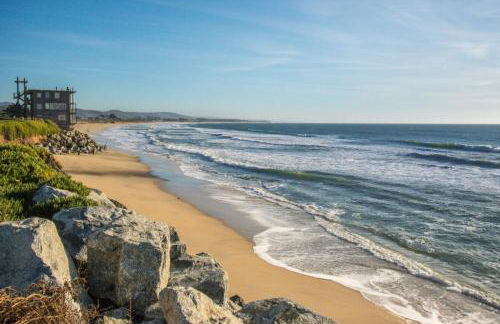 Private Home with Breathtaking Ocean Views - walk to Beaches Restaurants - Foto 3