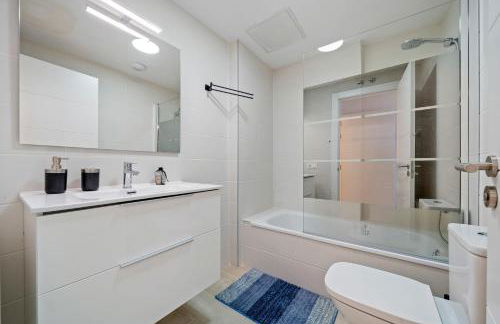 Magical 2BR Condo in the Heart of Cambrils - Photo 17