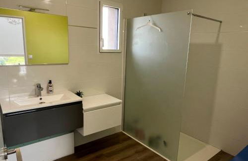 Villa contemporaine avec piscine sur 4000 m2 à Rodez 9 personnes - Photo 19