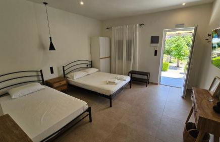 Ηλιόπετρα - Iliopetra - Foto 17