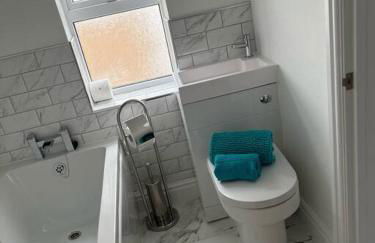 Clare Street - 3 bedroom house with private parking - Photo 17