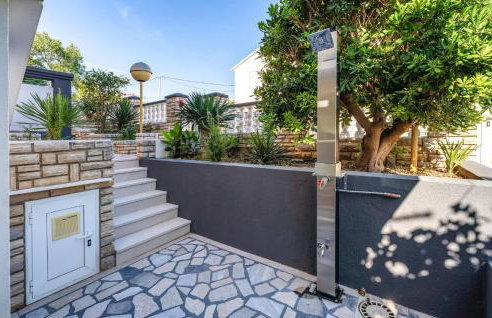 Nice Apartment In Rtina With Wifi - Photo 7