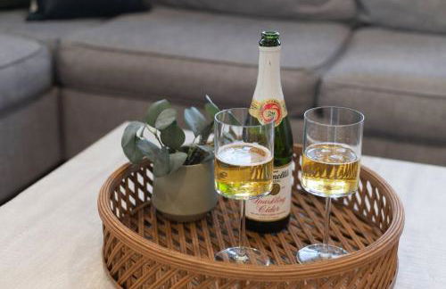 3BR/2.5 BA Townhouse |Downtown Salem w/Parking - Foto 23