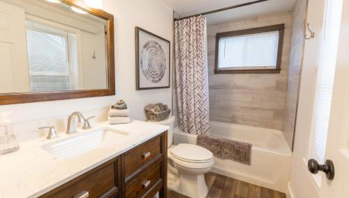 Adorable Bungalow w/ Private Patio Mins away from Downtown Rapid City - Foto 4