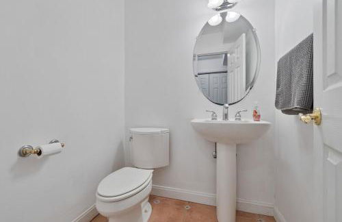 Secluded 9BR Getaway, Pool, Hot Tub & Huge Deck - Foto 32